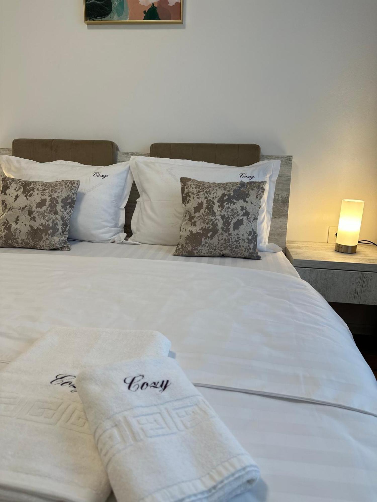 Coresi Mall Exclusive #Collection Apartments & Studios Brasov Ngoại thất bức ảnh